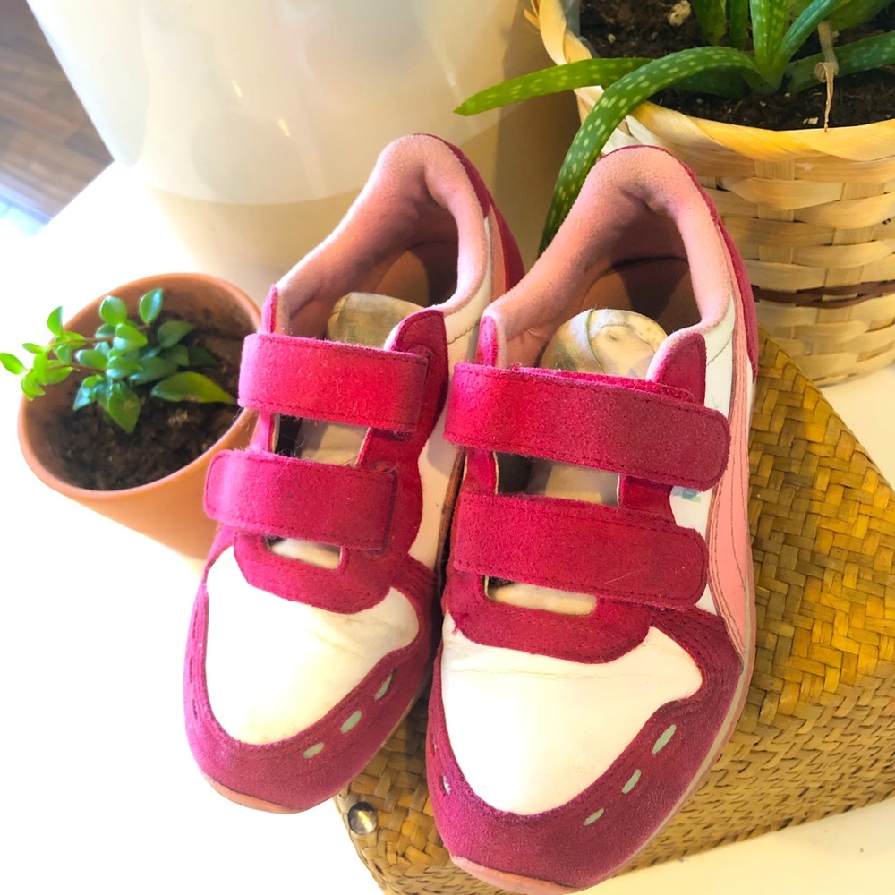 PUMA Cabana Racer Mesh V Kids Velcro Sneaker in Whitebright Rose-peony